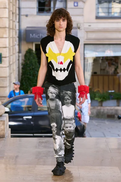 Look 27